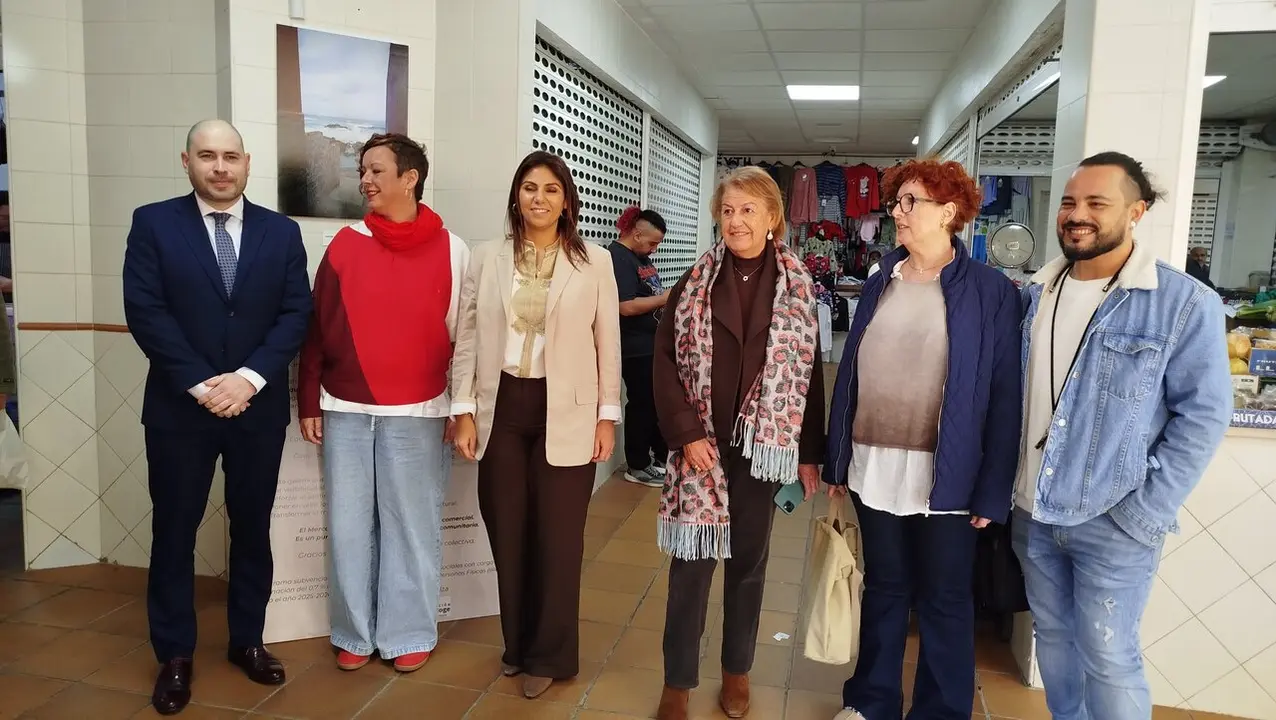 Exposici&oacute;n Miradas que iluminan en barrio (16)