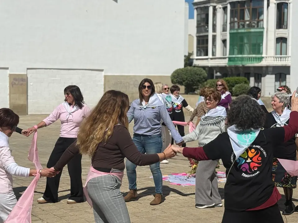 La consejera de Sanidad y Servicios Sociales, Nabila Benzina, particip&oacute; en las jornadas./ J.A. Gonz&aacute;lez