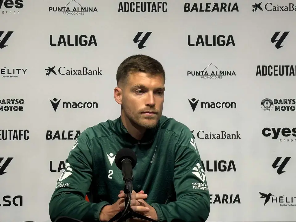 Gonzalo Almenara durante la rueda de prensa / M.Zapico