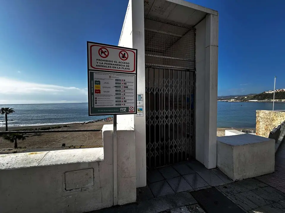 Ascensor de la playa de la Ribera