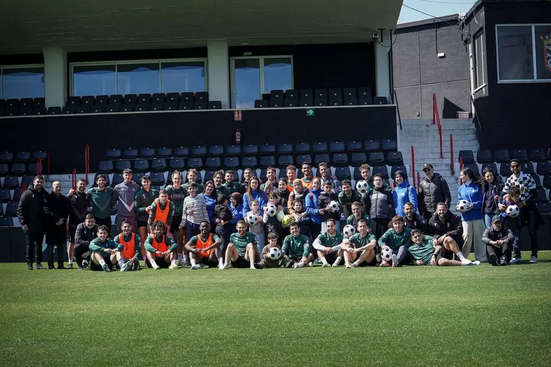 Autismo Ceuta visita el Murube / Fotograf&iacute;a: AD Ceuta FC