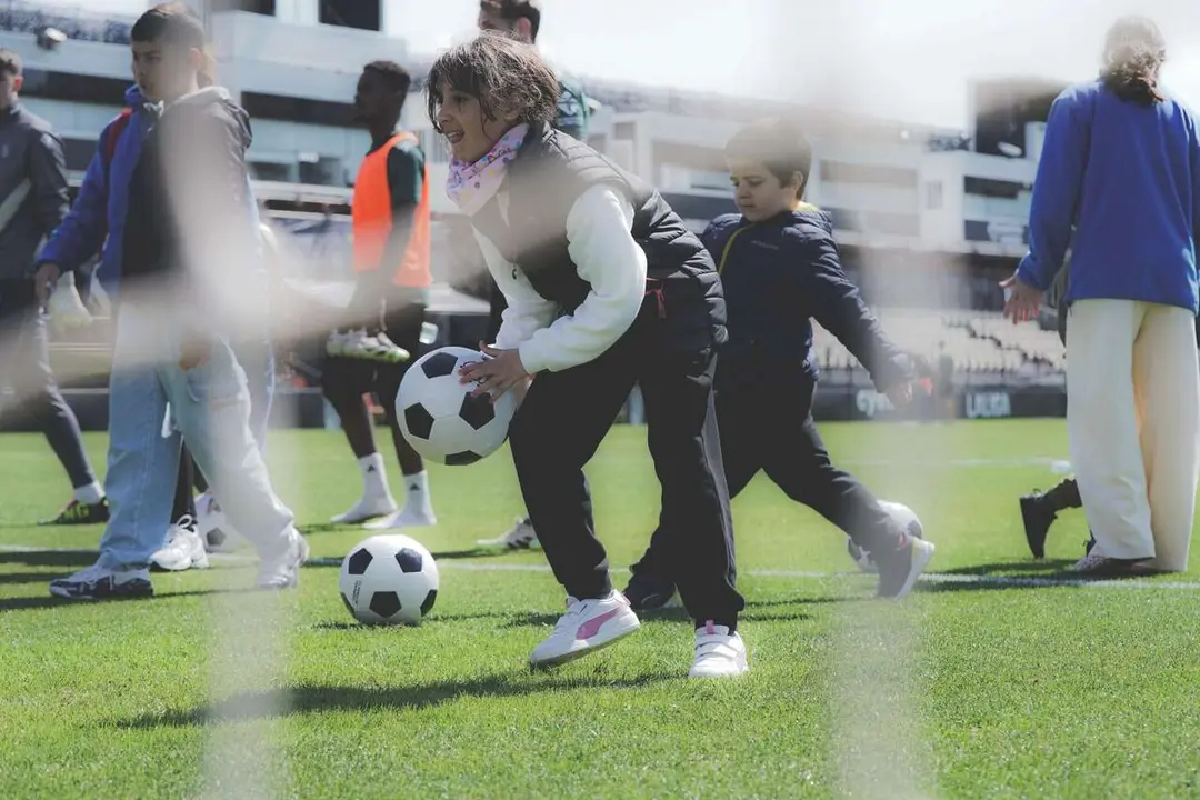 Autismo Ceuta visita el Murube / Fotograf&iacute;a: AD Ceuta FC