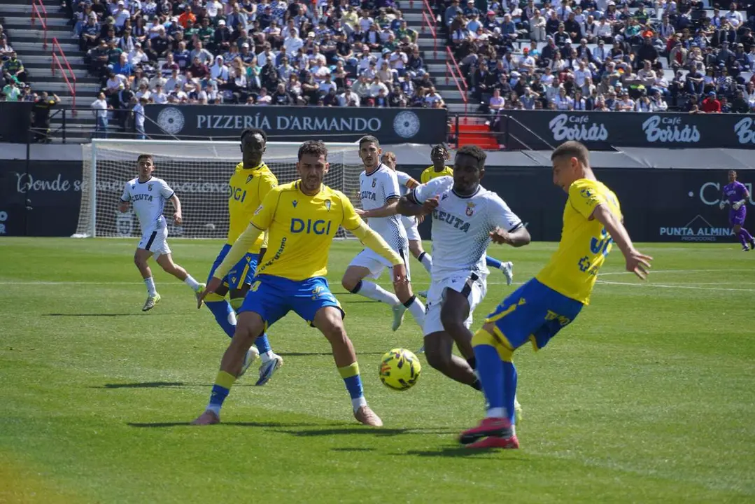 AD Ceuta - C&aacute;diz M. Zapico (8)