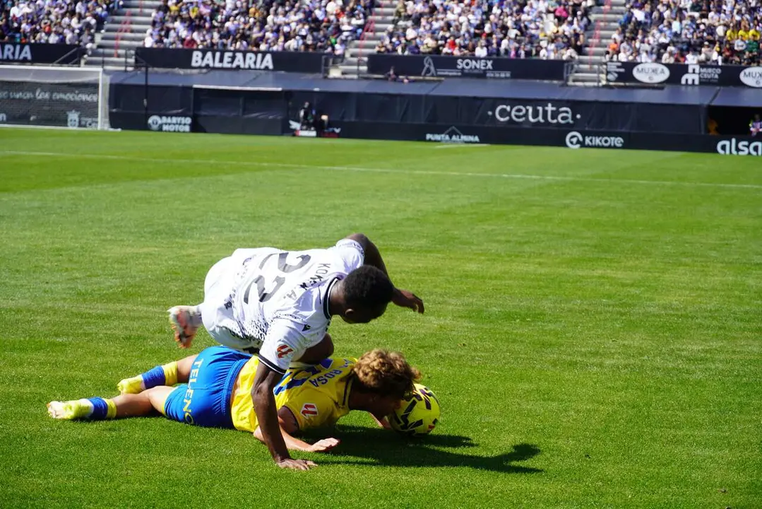 AD Ceuta - Cadiz CF M. Zapico (18)