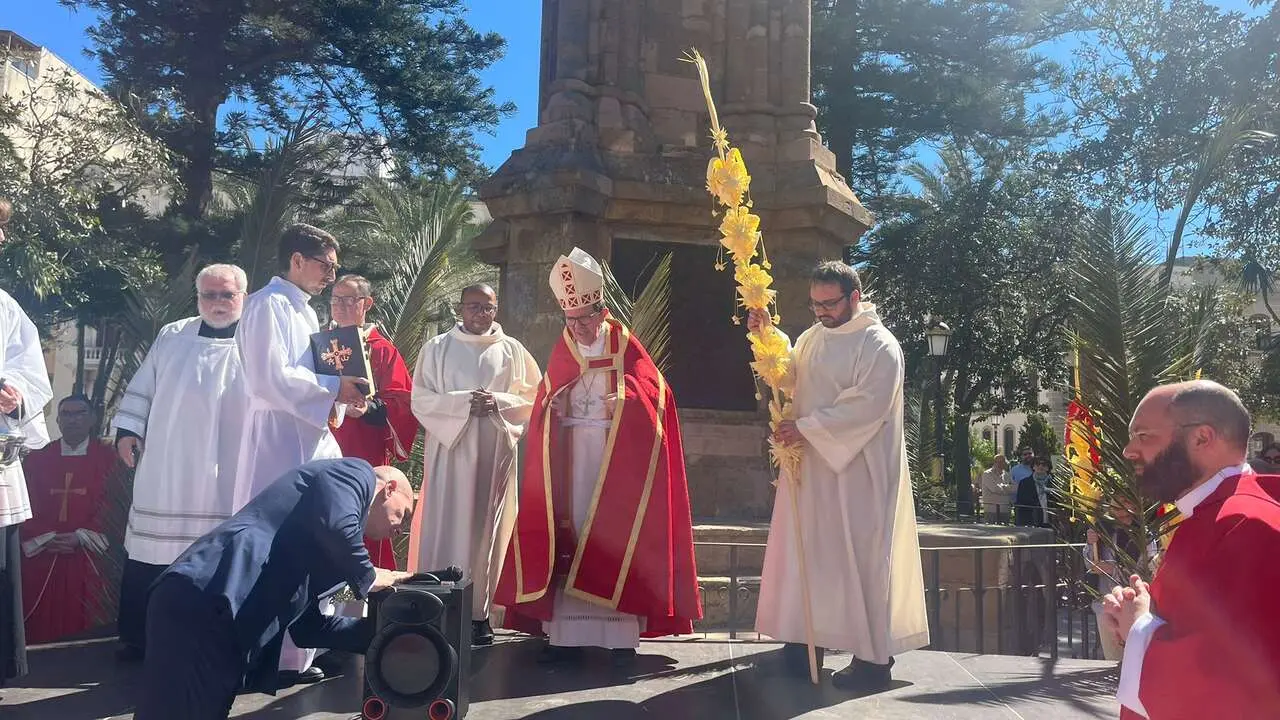 Bendici&oacute;n de las palmas en el Domingo de Ramos.
