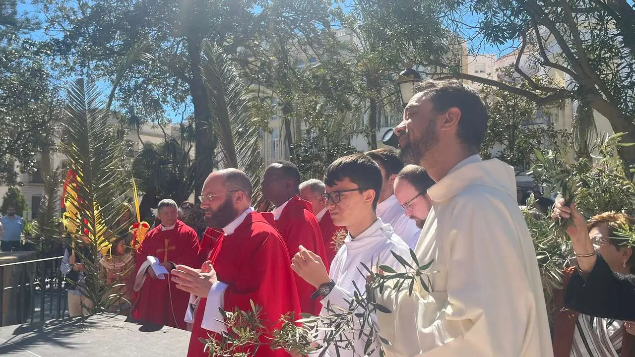 Bendici&oacute;n de las palmas en el Domingo de Ramos.