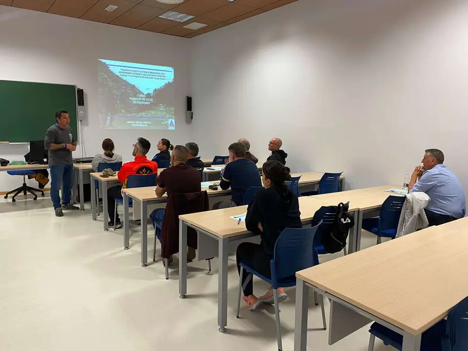 Inicio del Curso Monitor de Club Senderismo de la FDMEC