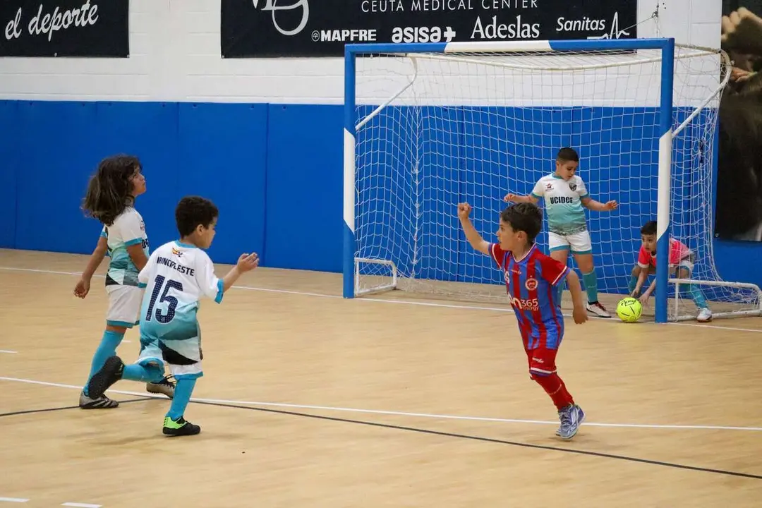 Debutantes F&uacute;tbol Sala RFFCE (12)