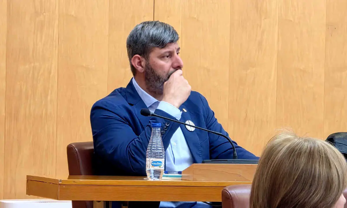  Mohamed Mustafa, portavoz de Ceuta Ya!, durante la sesi&oacute;n de control de este mi&eacute;rcoles / Laura Ortiz 