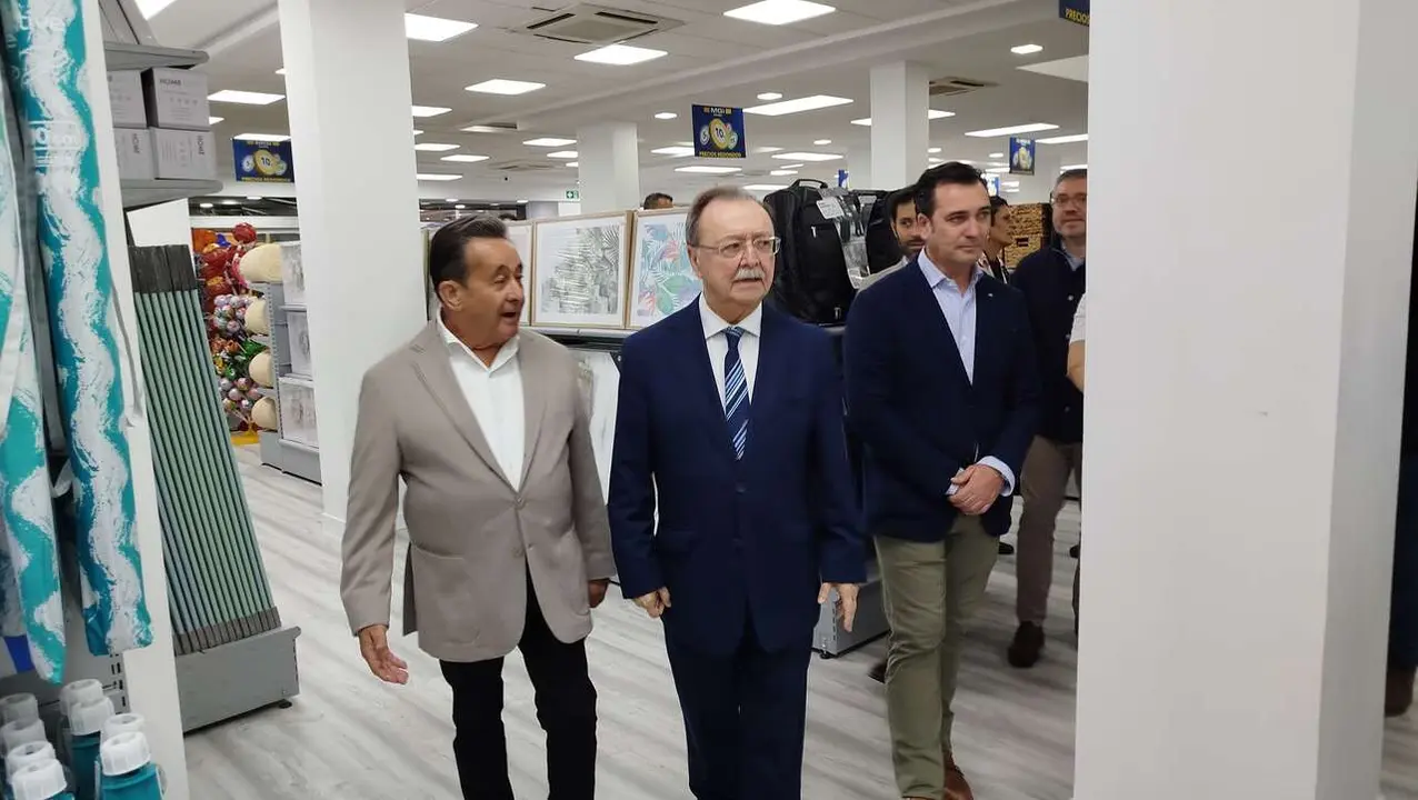 Inauguraci&oacute;n de la tienda en el puerto de MGI