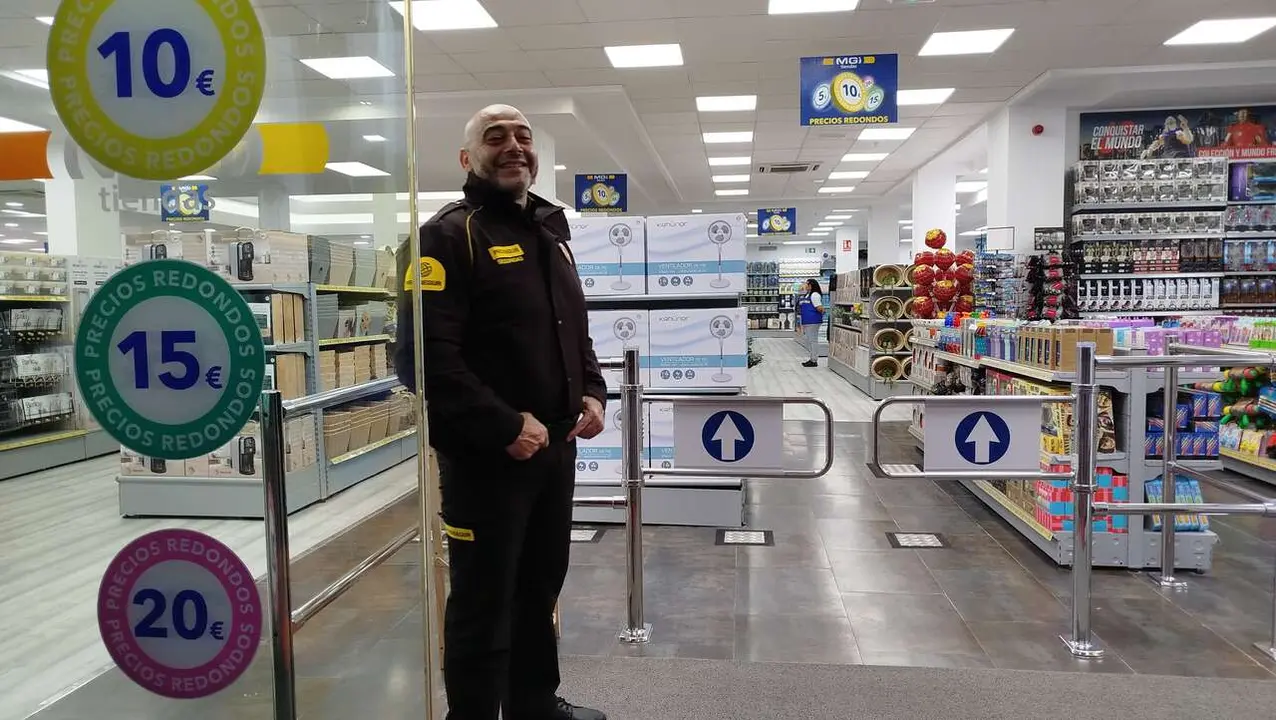 Inauguraci&oacute;n de la tienda en el puerto de MGI