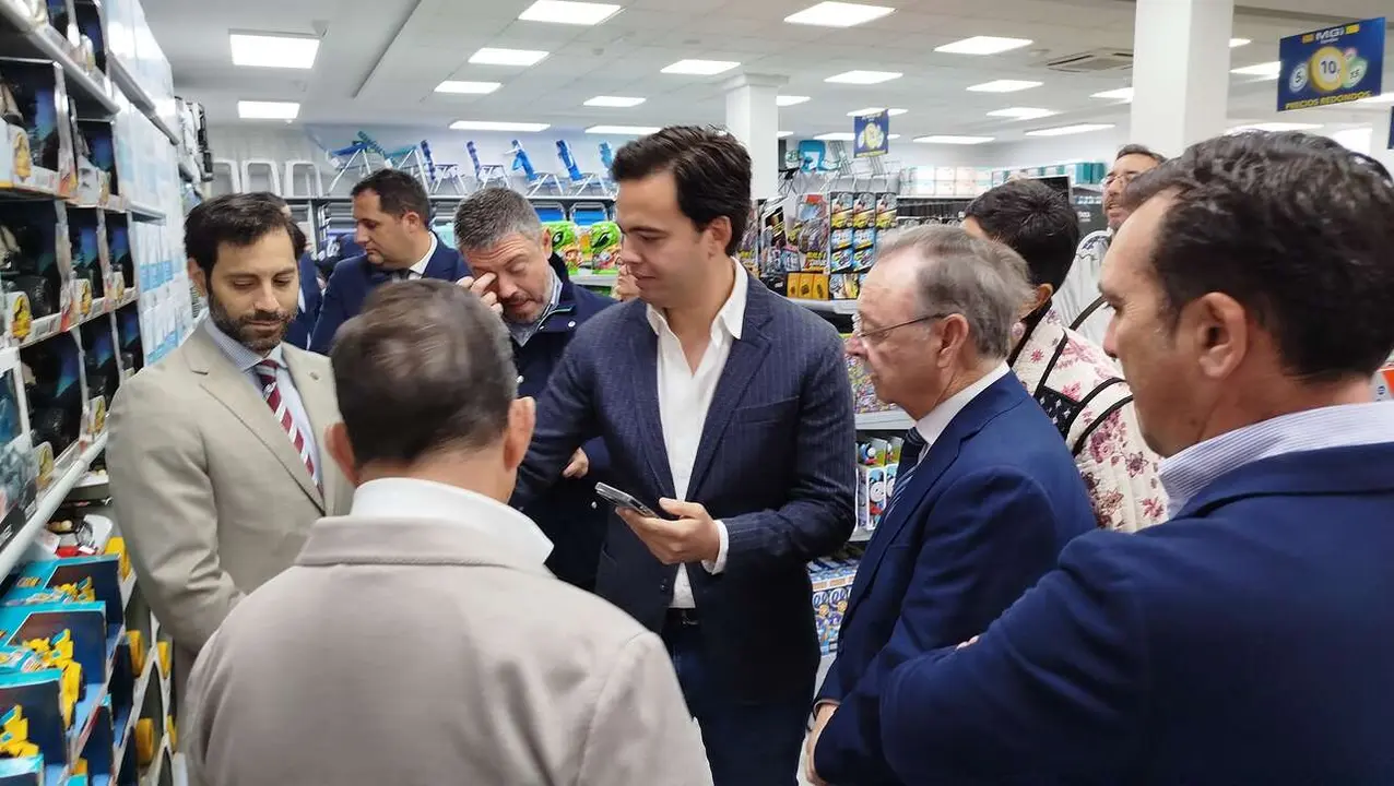 Inauguraci&oacute;n de la tienda en el puerto de MGI