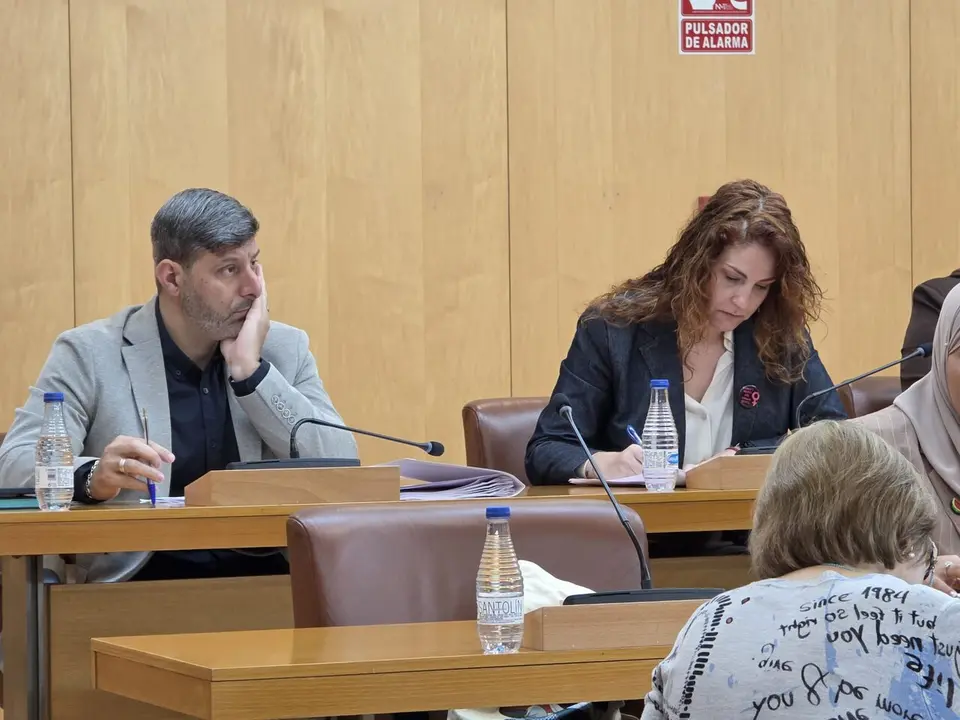 Mohamed Mustafa y Julia Ferreras, de Ceuta Ya!./ L. Ortiz