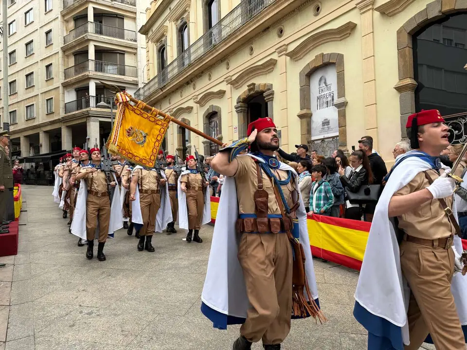 2 de mayo homenaje al Teniente Ruiz / M.Zapico