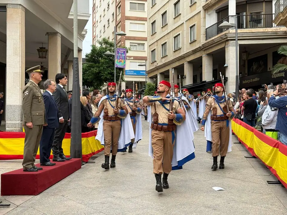 2 de mayo homenaje al Teniente Ruiz / M.Zapico