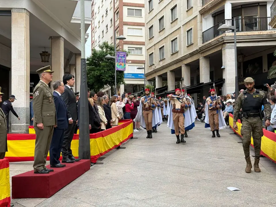 2 de mayo homenaje al Teniente Ruiz / M.Zapico
