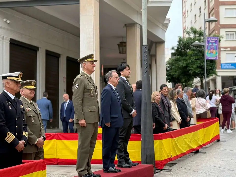 2 de mayo homenaje al Teniente Ruiz / M.Zapico