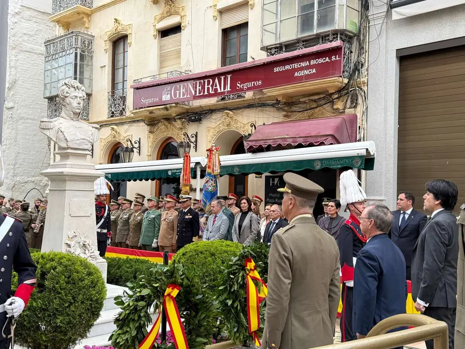 2 de mayo homenaje al Teniente Ruiz / M.Zapico