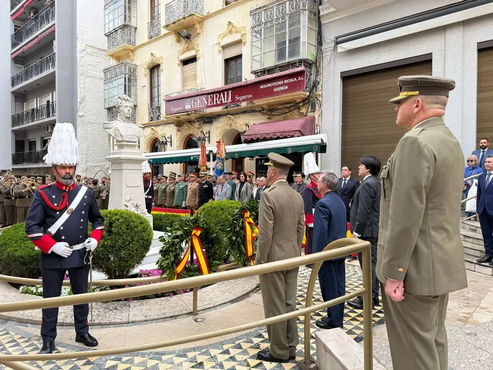2 de mayo homenaje al Teniente Ruiz / M.Zapico