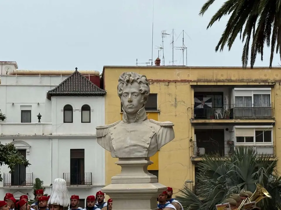 2 de mayo homenaje al Teniente Ruiz / M.Zapico