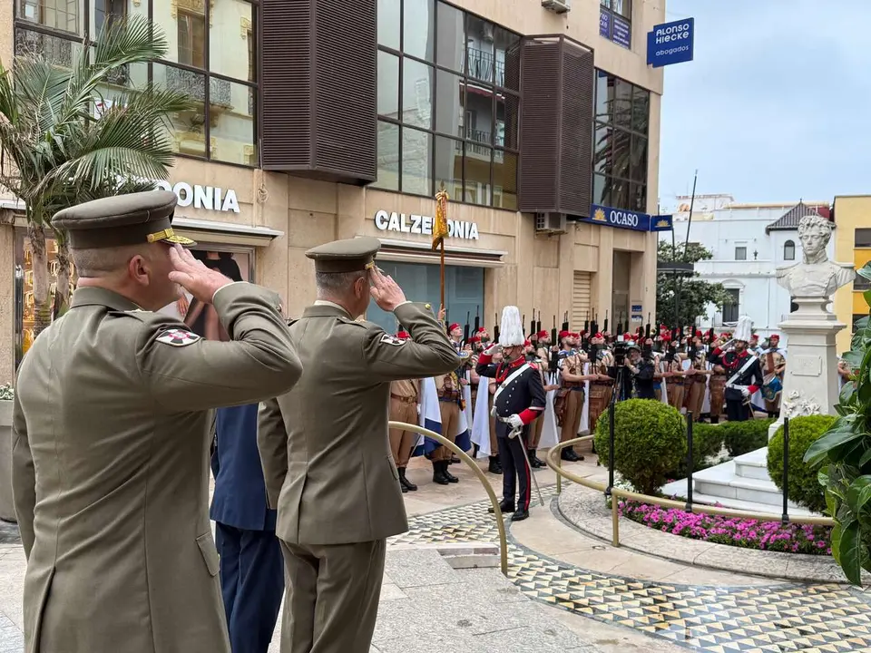 2 de mayo homenaje al Teniente Ruiz / M.Zapico