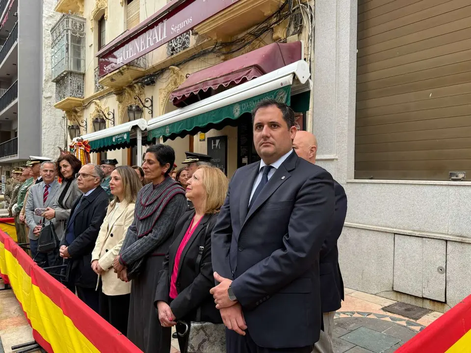 2 de mayo homenaje al Teniente Ruiz / M.Zapico