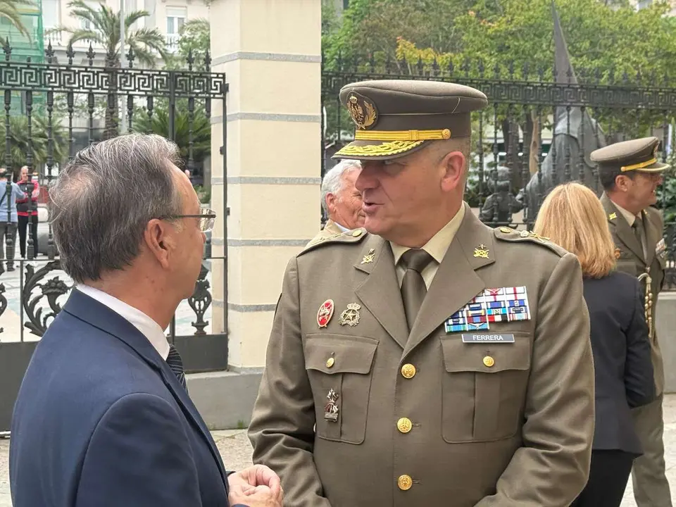 2 de mayo homenaje al Teniente Ruiz / M.Zapico