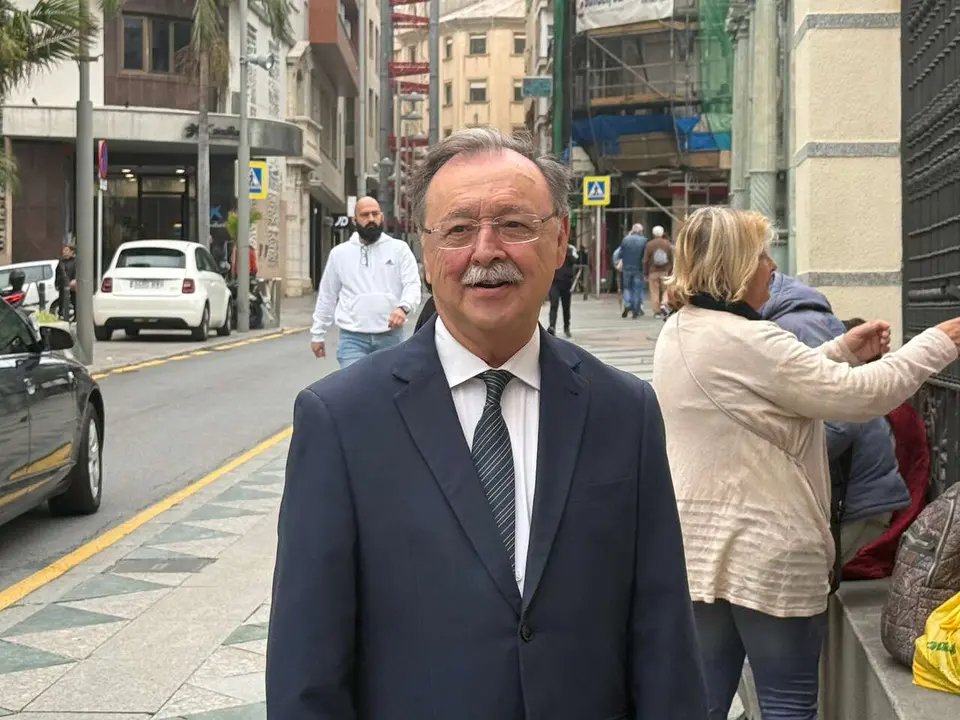 2 de mayo homenaje al Teniente Ruiz / M.Zapico