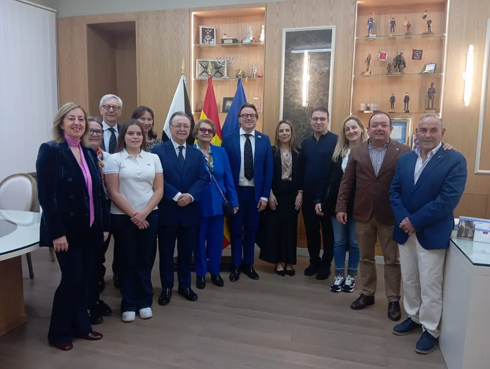 Recepci&oacute;n institucional de Juan Vivas a la delegaci&oacute;n de Padua por los actos de San Antonio