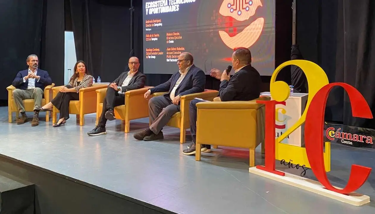  Juan G&aacute;lvez, Rebeca Chac&oacute;n, Domingo Cardona y F&eacute;lix de la Fuente en la mesa de Horizonte Ceuta. 
