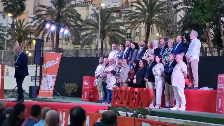 El PSOE ha vivido un cierre de campa&ntilde;a en el Auditorio de la Marina repleto