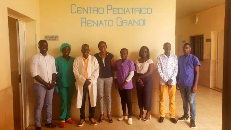 Personal del centro pedi&aacute;trico &laquo;Renato Grandi&raquo; (CEDIDA)