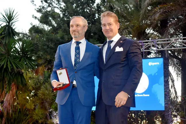  Entrega de la Medalla de Oro de la C&aacute;mara de Comercio a Juan Bravo / Laura Ortiz 