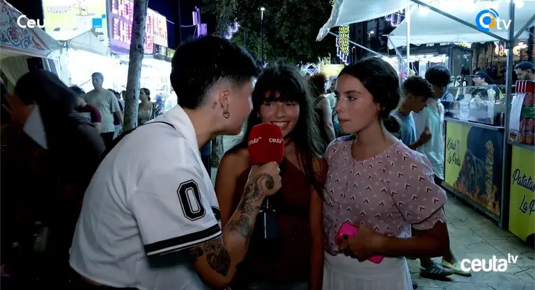 Andrea Lacalle habla sobre el precio de las copas en la feria y con dos fans de Ruslana