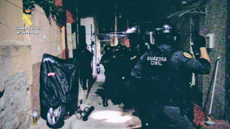 La Guardia Civil desmantela una red que trasladaba migrantes desde Ceuta a la pen&iacute;nsula en embarcaciones de recreo