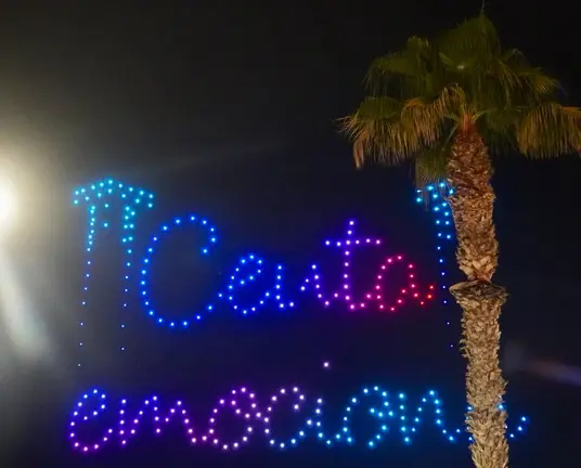Espect&aacute;culo de luces con drones /M. Zapico