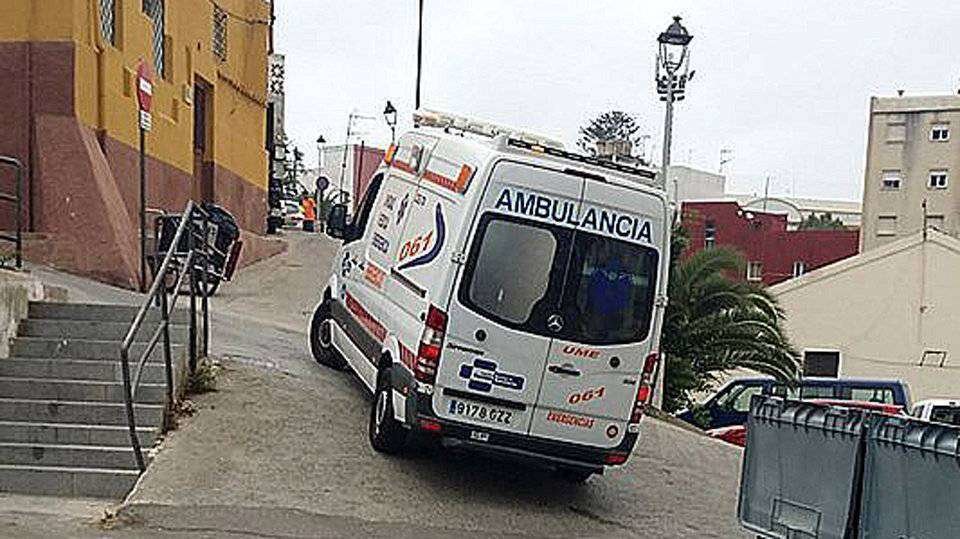 ambulancia-Alcalá-del-Vallerecortada