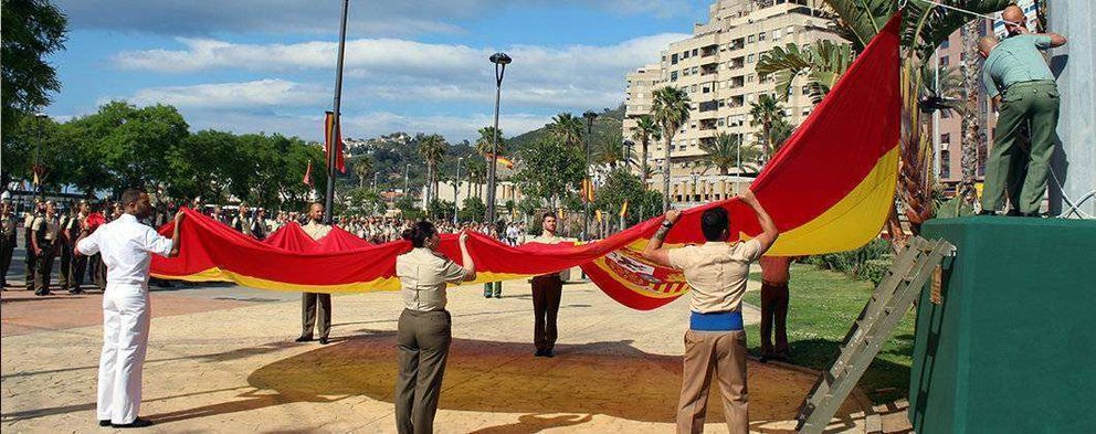 Ceremonia de izado de la bandera en un acto castrense (C.A./CEDIDA)