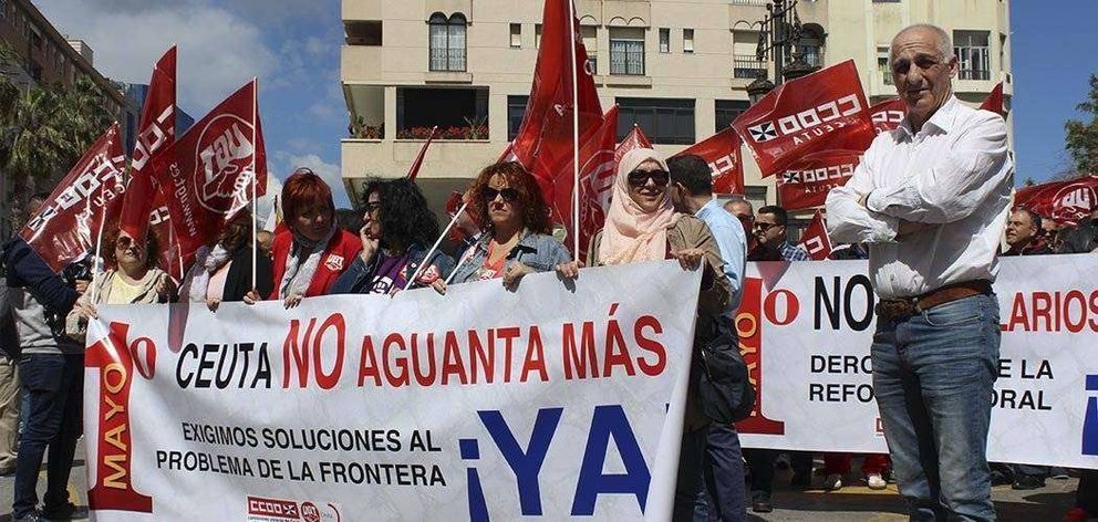 Juan Luis Aróstegui, a la derecha, durante una manifestación del 1 de Mayo (C.A./ARCHIVO)