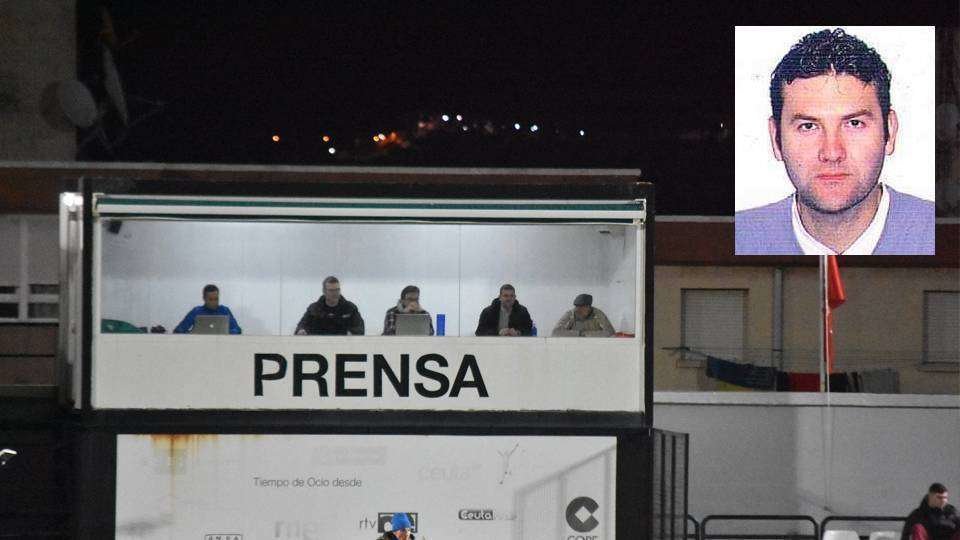 Juanma Navas, en la cabina de prensa desde la que redactó tantas crónicas de los partidos del Ceuta (FACEBOOK)