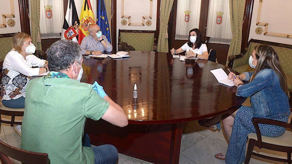 Guerrero, durante la reunión que hoy ha mantenido con los directores de las residencias (CEDIDA)