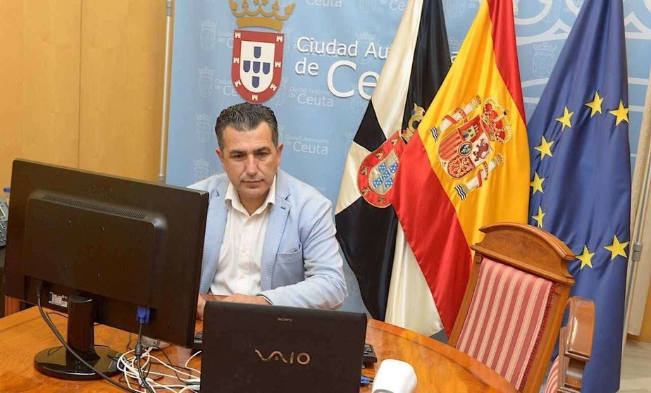El consejero de Educación y Cultura, Carlos Rontomé, durante la reunión telemática (CEDIDA)