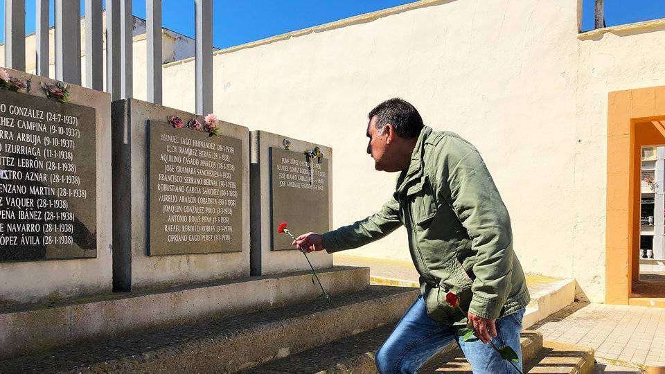 Mata, en un acto en memoria de los represaliados por el franquismo (C.A./ARCHIVO)