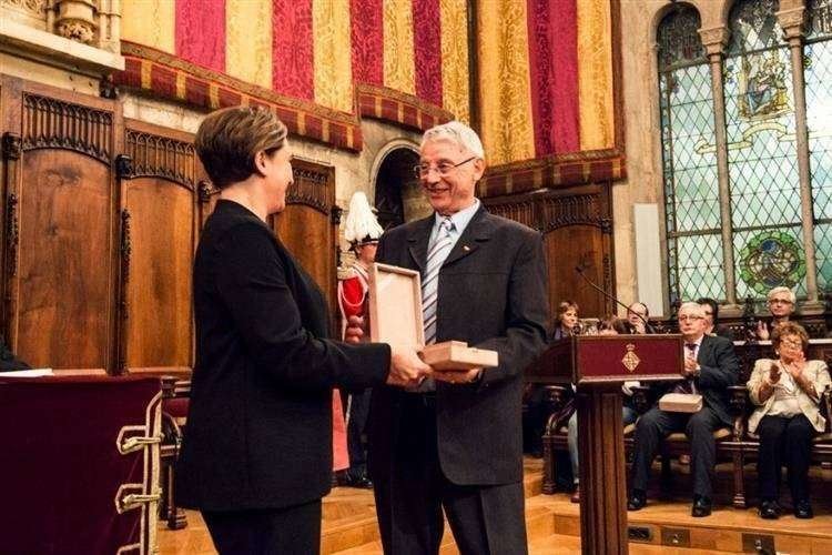 La Casa de Ceuta en Barcelona recibe la Medalla de Honor de la Ciudad Condal