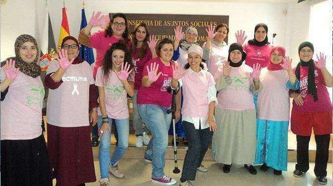día mundial del cáncer de mama en servicios sociales hadú