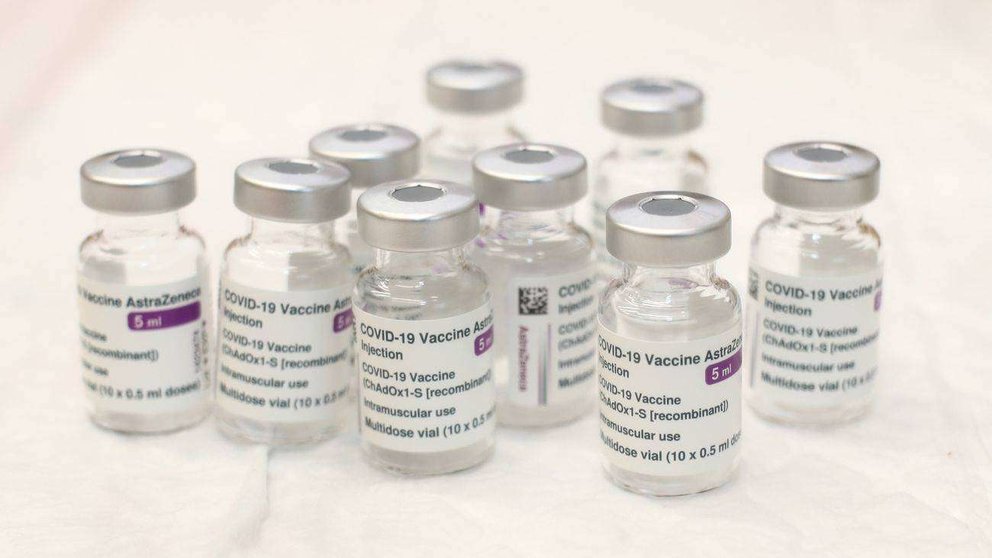 Dosis-vacuna-AstraZeneca_2319078080_19469715_1300x731