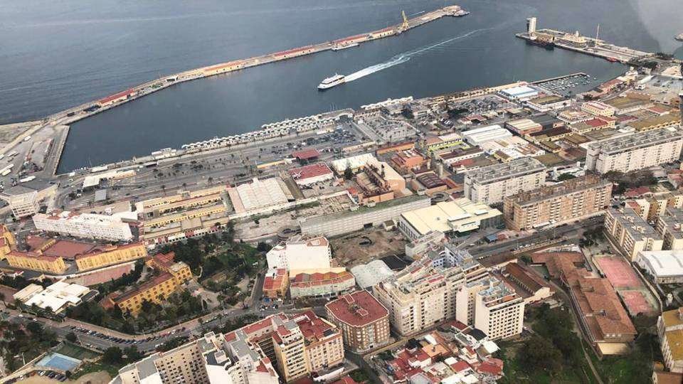 Vista aérea del puerto de Ceuta (C.A./ARCHIVO)
