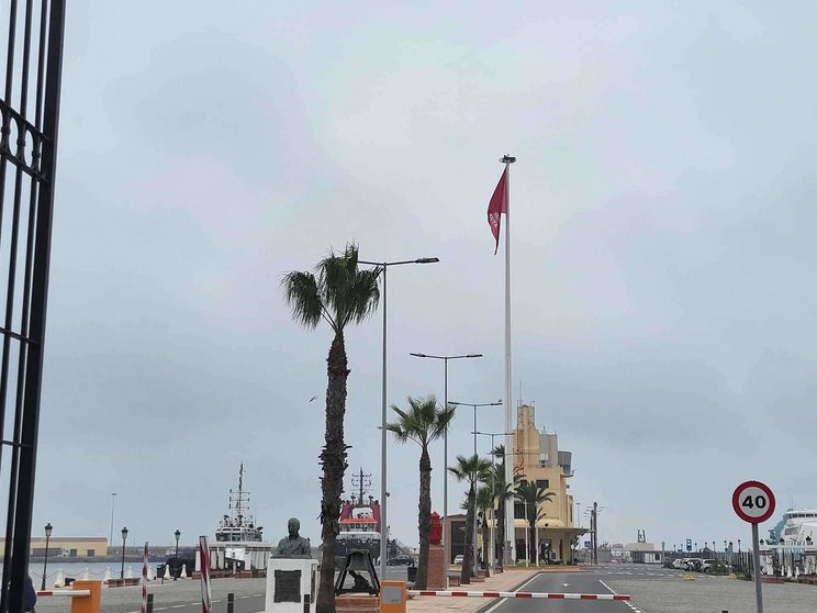 Bandera de ACMUMA en la Autoridad Portuaria
