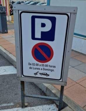 señal prohibición aparcamiento estación marítima