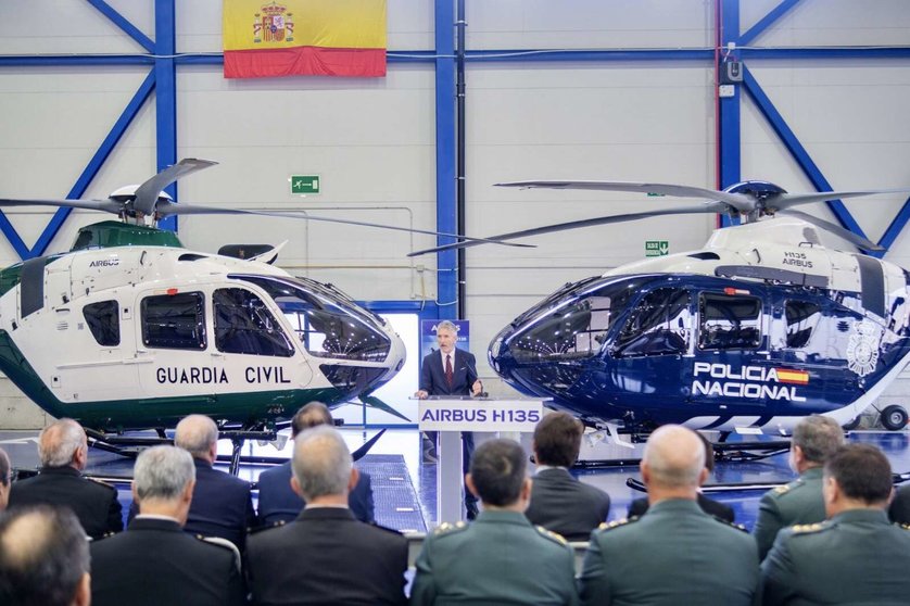 Acto de entrega de dos helicópteros H135, con la intervención de ministro de Interior Grande-Marlaka